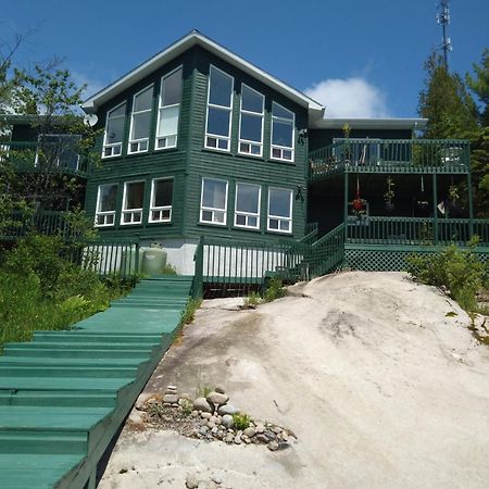 L'Inukshuk Hotell Tadoussac Exteriör bild